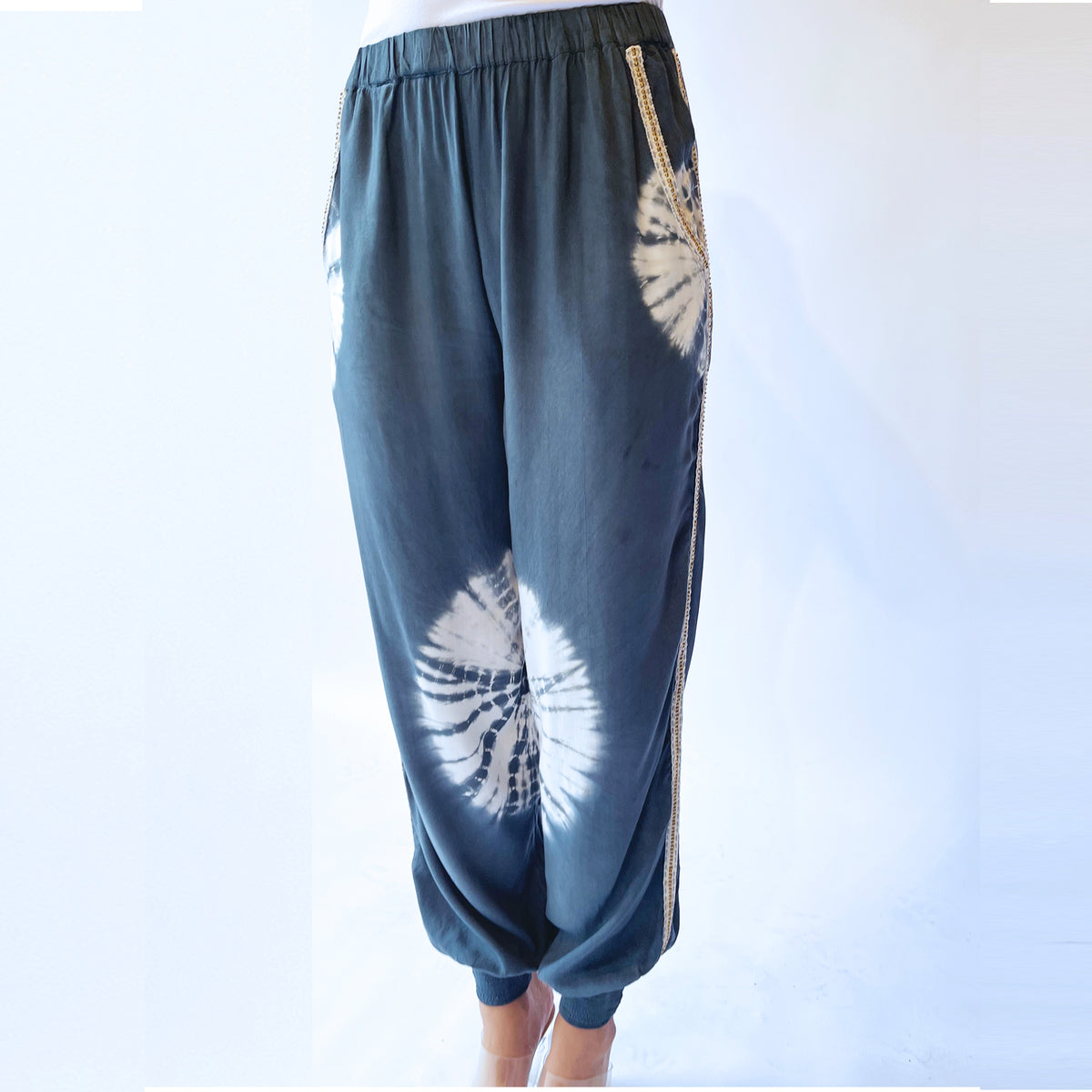 Buy White Cotton Round Tie And Dye Joggers Set For Women by Tuna London -  {Tuna Active} Online at Aza Fashions.